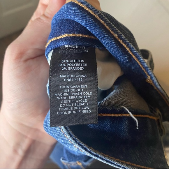 Frye Women’s Cuffed Cropped Jean Size 9/30 Dark Blue Denim - Picture 13 of 14